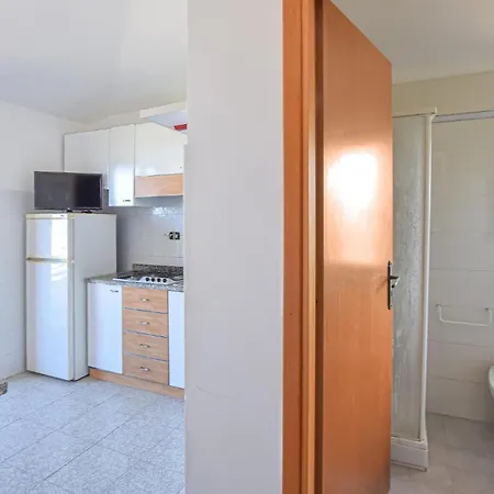 1 Bedroom Gorgeous In Daire